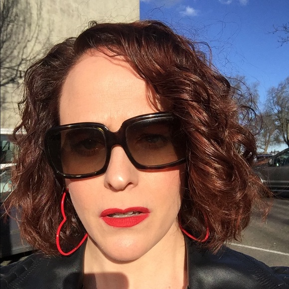 Meet your Posher, Vanessa - Picture 1 of 1